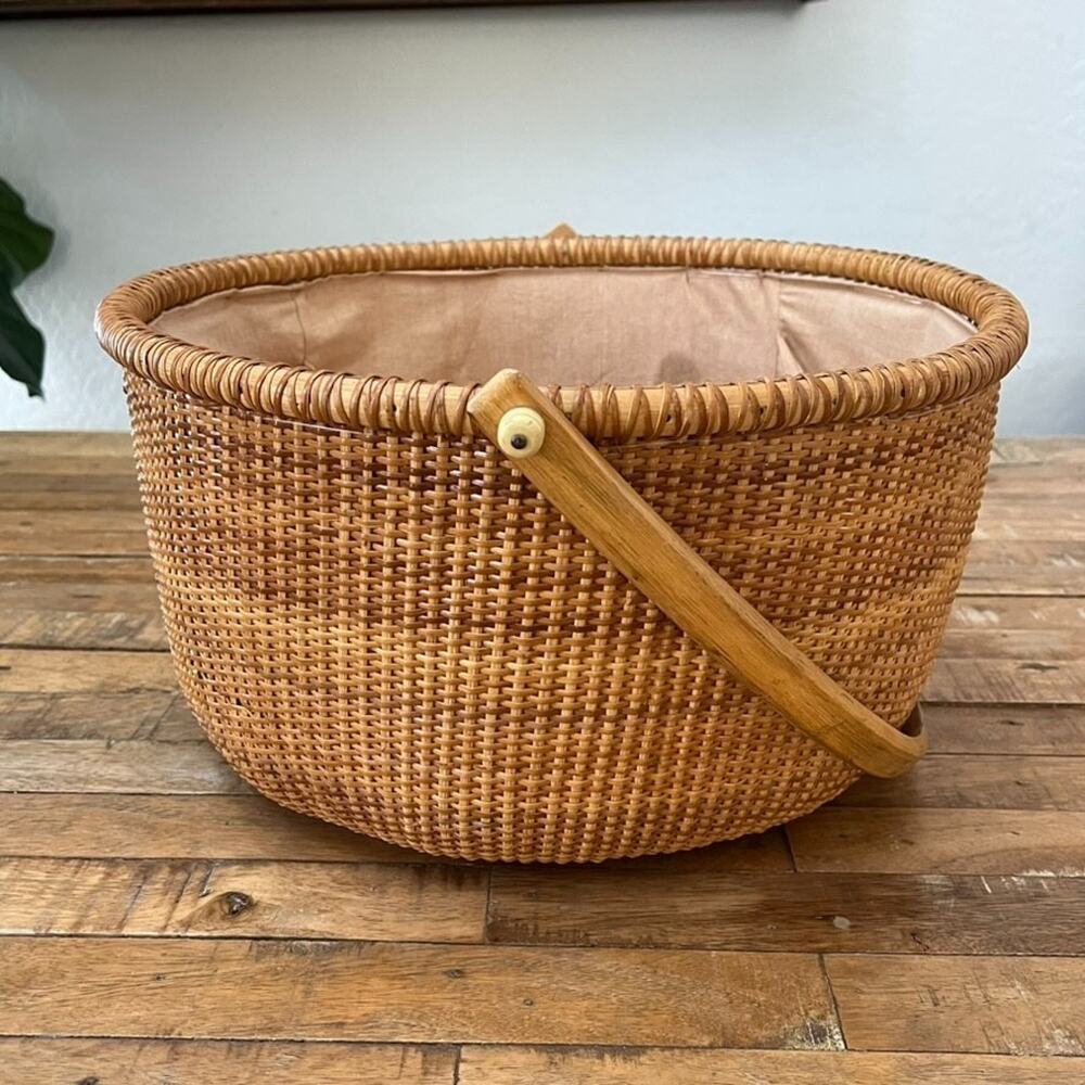 Vintage Nantucket Style Round Lined Woven Basket 15" Wood Base Swing Handle
